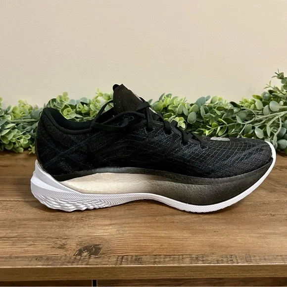 UA Velociti Elite 2 - Picture 12 of 16